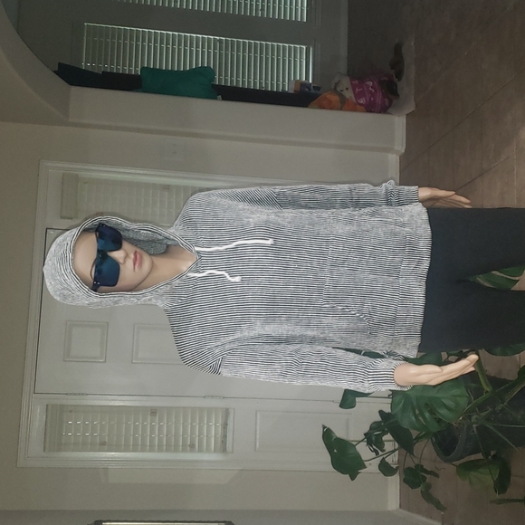 Caution tothe wind m cozy lightweight stripes kangaroo drop shoulder sweatshirt - Picture 5 of 6